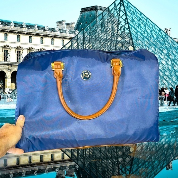 JOY MANGANO WEEKENDER BAG NWT MSRP $150 - Picture 1 of 4